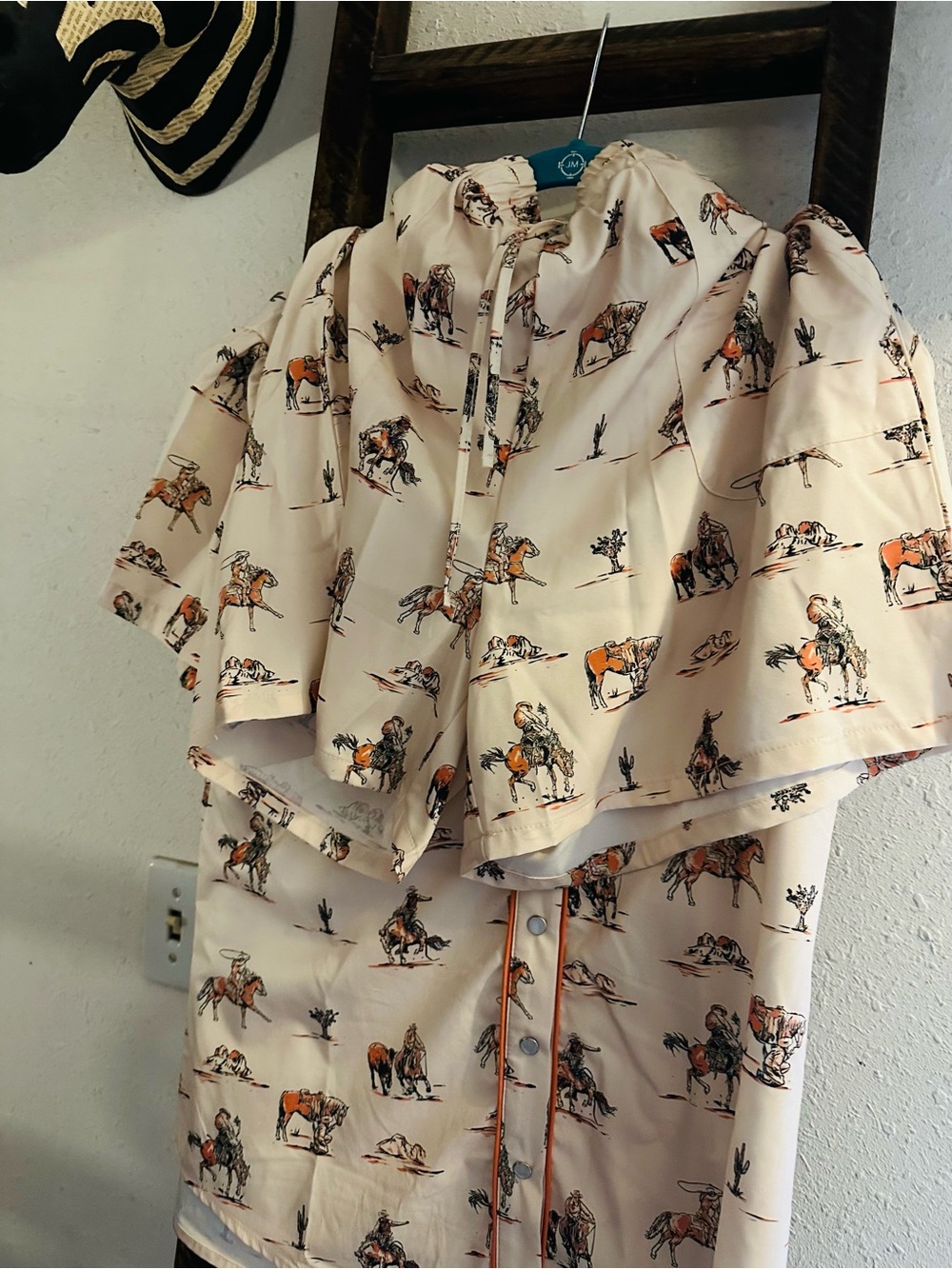Howdy Hanny set,Western Print Button-Down Shirt - Cream with Orange Trim! - Picture 2 of 6